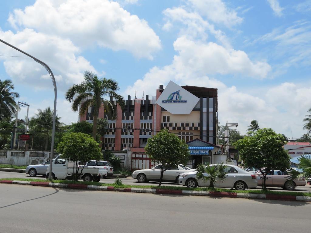 Business Alliance Hotel Yangon Exterior foto