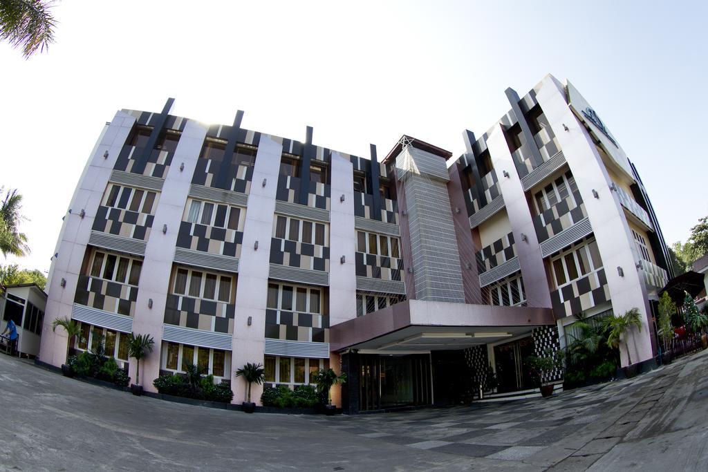 Business Alliance Hotel Yangon Exterior foto