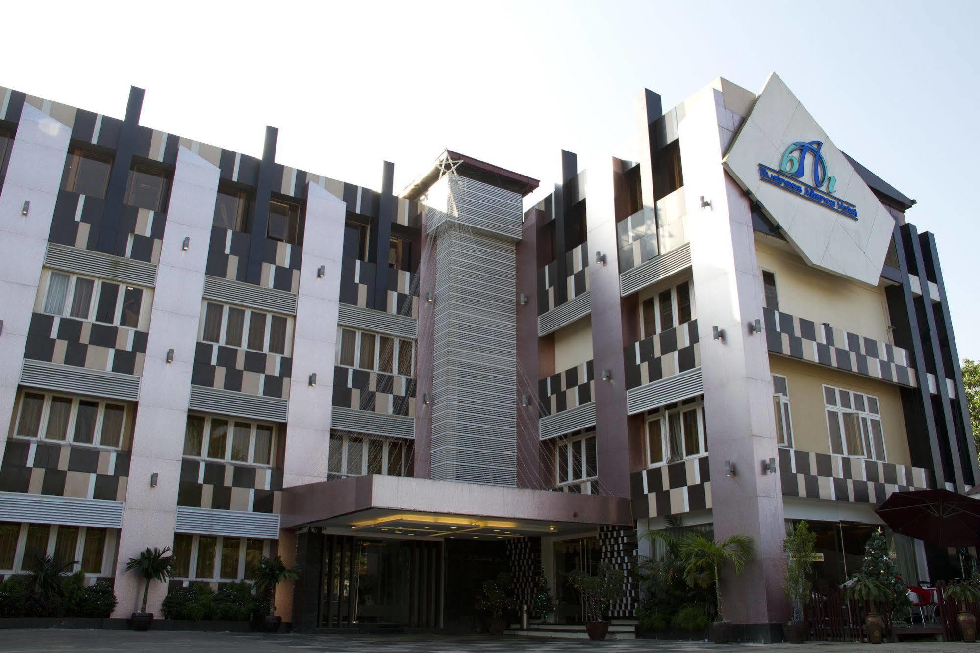 Business Alliance Hotel Yangon Exterior foto